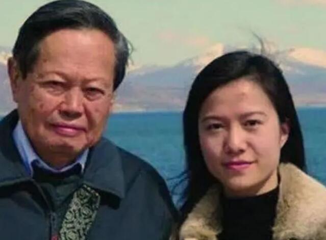 28岁翁帆嫁82岁杨振宁结婚11年后翁帆说出为何要嫁给他