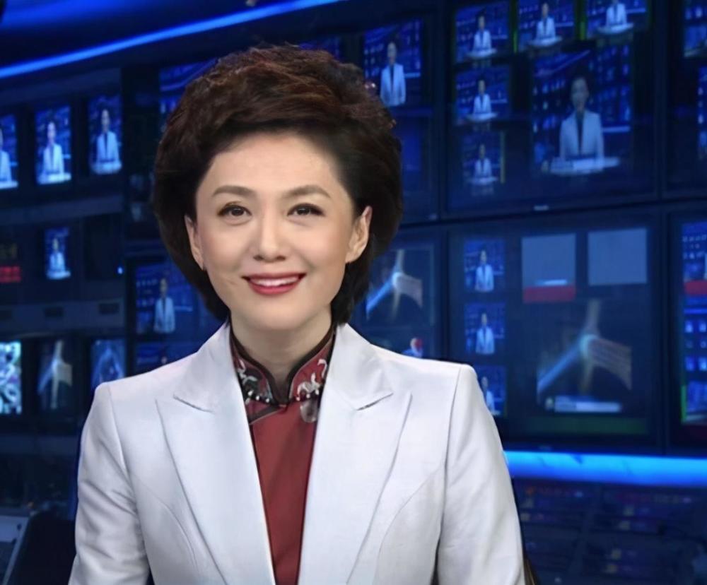 央视金牌主持人海霞:回农村老家扭秧歌,干农活,毫无名人架子_腾讯新闻