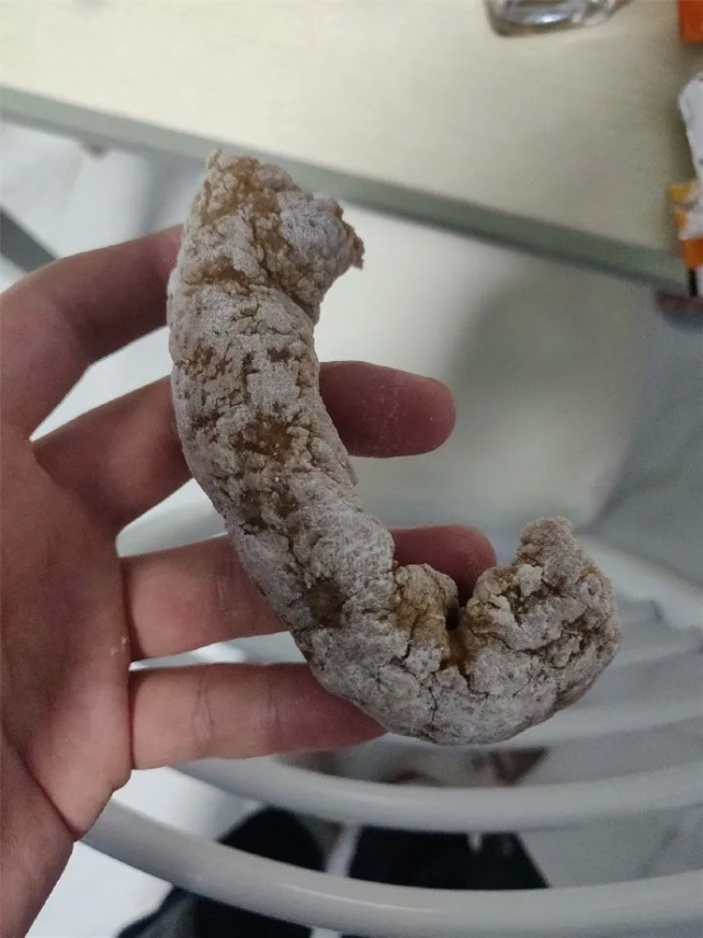 这一坨看起来像便便的东西,是珍珠奶茶