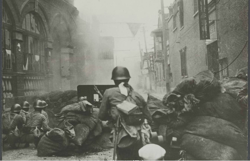 抗日战争老照片:1937年淞沪会战上海市的激烈巷战的珍贵老照片!