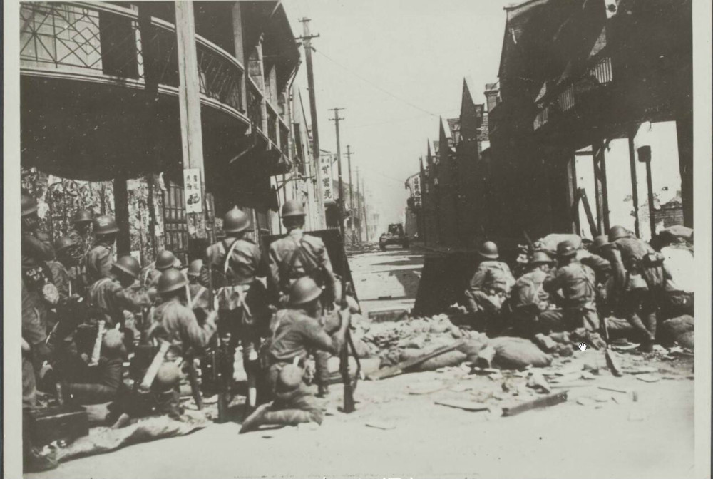 抗日战争老照片1937年淞沪会战上海市的激烈巷战的珍贵老照片
