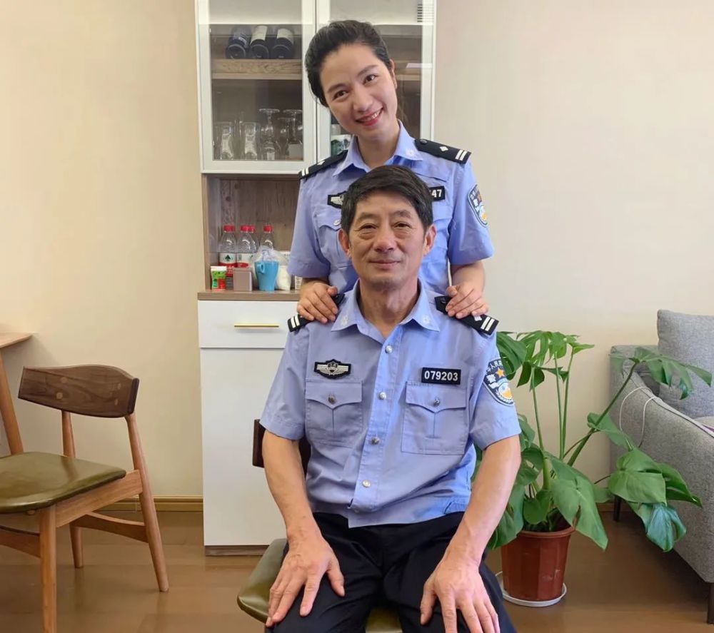 父亲:高银书,灌南县公安局监管大队拘留所二级警长 女儿:高媛,灌南县