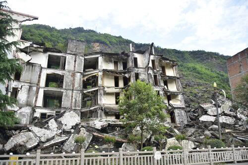 汶川地震已过去多年,北川中学地震遗址为什么不让挖?