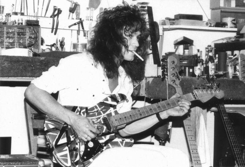 他就是eddie van halen(艾迪·范·海伦).