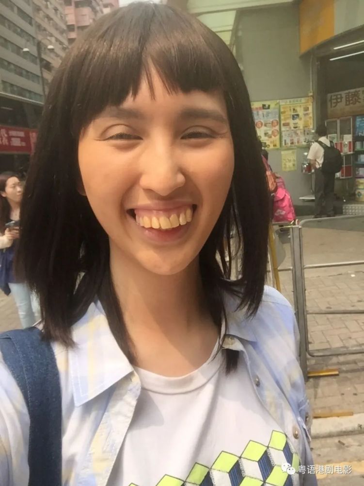 港剧里的哨牙角色 蔡思贝已经是最美 何天儿造型丑到判若两人_腾讯