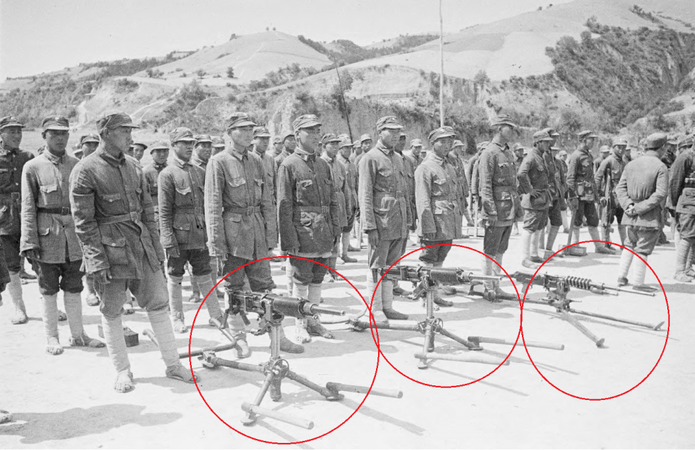 抗日战争时期,八路军浴血奋战,多次与日军血战从而缴获了不少机枪.