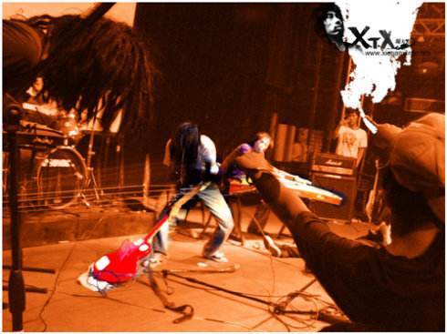 在砸吉他方面 权志龙谢霆锋只是小学生!