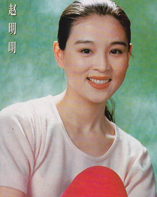 最美赵飞燕赵明明当红时候被英宁抛弃女儿降生成唯一的希望