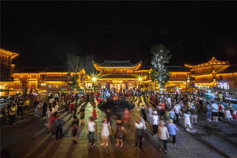 日均客流超一万人次,茶马古城旅游小镇点亮普洱"夜经济"