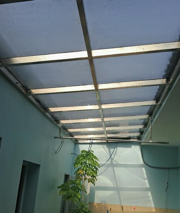 农村自建房搭阳光房太傻了!费钱不好清洁,装这种更合适还通风
