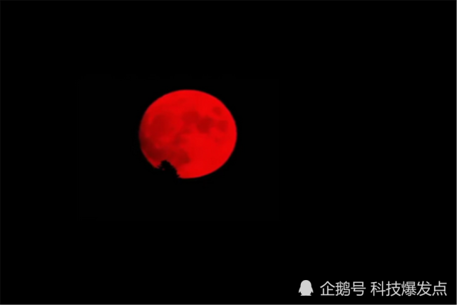 上空出现"血月",是不吉祥的征兆吗?