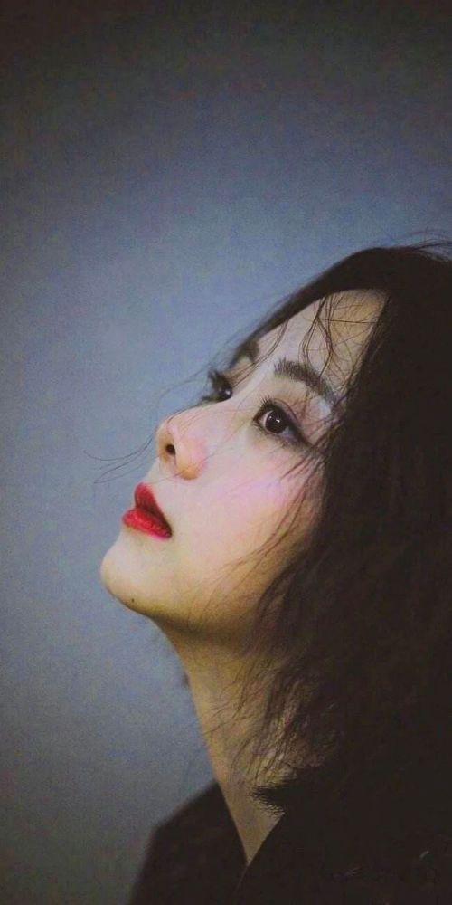 谭松韵壁纸哟·不经过长夜的痛哭是不足语人生