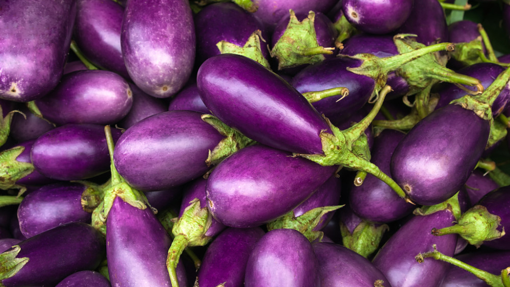 作为少见的紫色蔬菜代表,茄子有哪些营养价值?