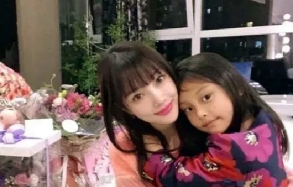 李小璐39岁生日照引热议,看清她的状态后,这颜值我没眼花吧?