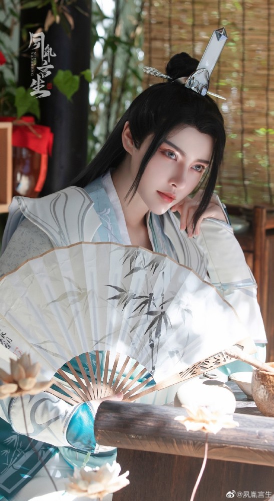 coser@夙胤言生给我们带来了《穿书自救指南》中的沈清秋cos,绝美