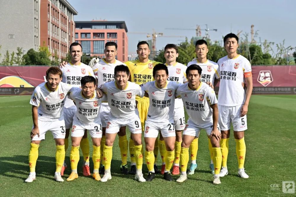 后卫:5-孙捷,8-卢卡斯,24-严智宇,31-饶伟辉 前卫:10-塞尔吉尼奥(第91