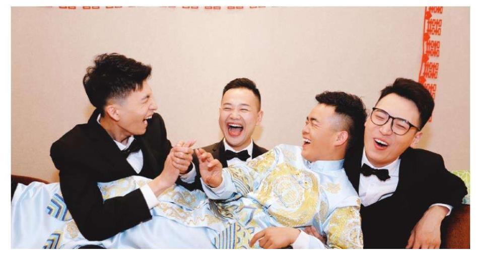 德云社成员婚礼伴郎团,烧饼的牌面最大,李云杰的最让人感慨