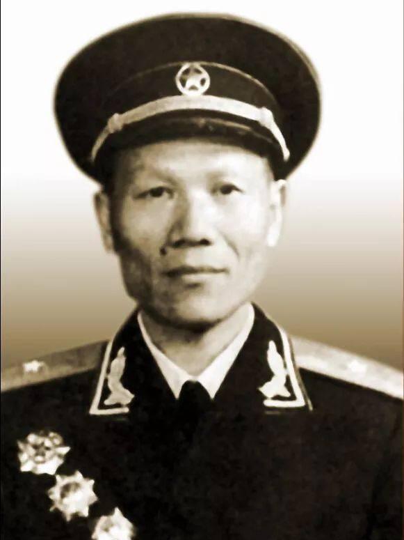 元将军(广州军区副司令员,江含章将军(曾任陆军第一军参谋长,江学彬