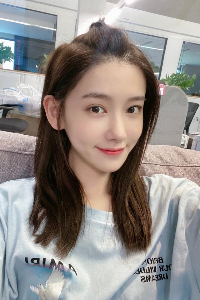 女神李沐宸:第6484期气质潮流美图欣赏
