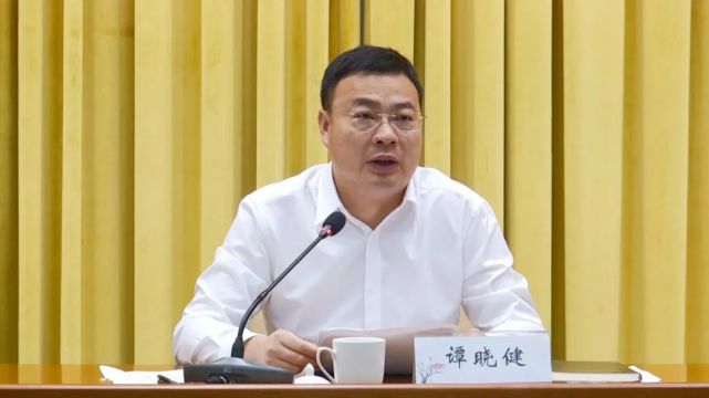 就如何高标准,高质量做好文明城市复审各项工作,谭晓健要求,全县各级