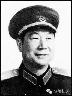 杨广立少将141955年被授予大校军衔,1956年晋升为少将军衔.