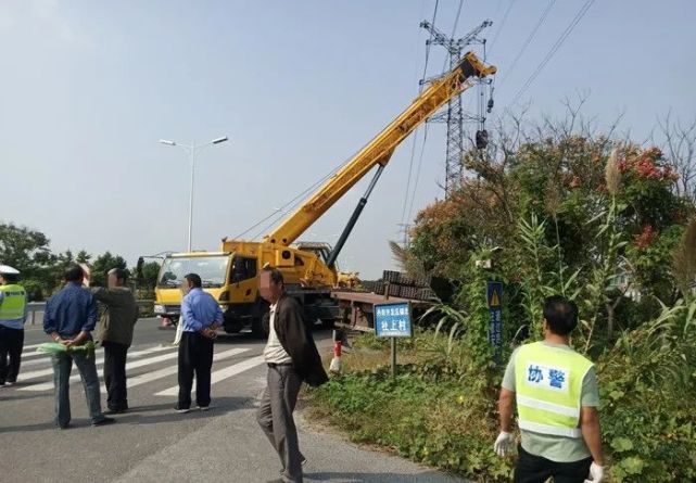 通港路为丹阳事故多发地段大货车,大卡车较多请广大车主行驶于该路段