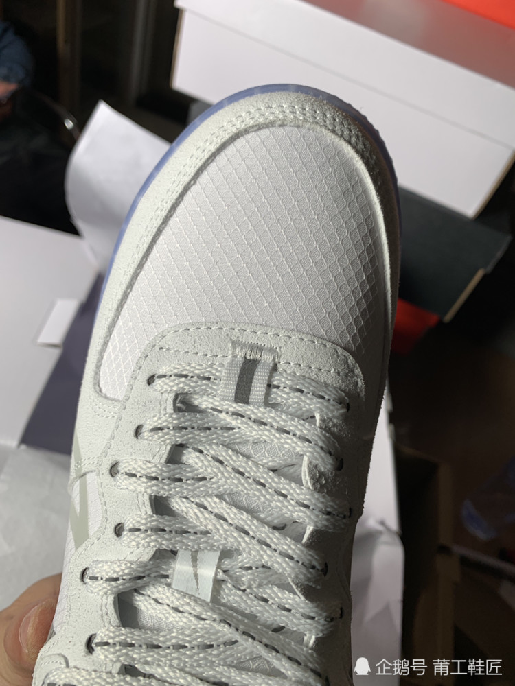 af1空军一号冰蓝,学生党必备的一双鞋!_腾讯新闻