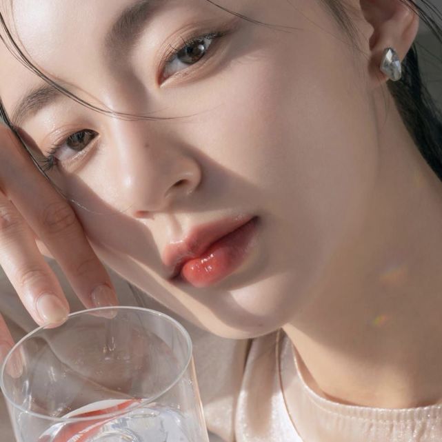 是白月光也是朱砂痣女生头像