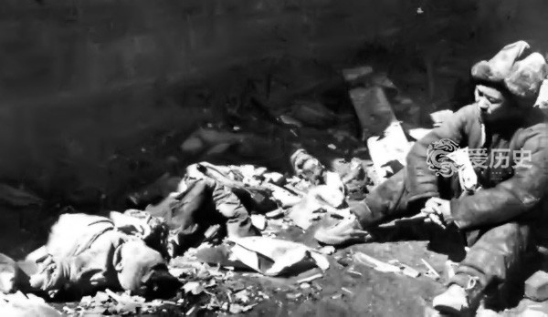 战火烧到鸭绿江边美军公然侵我领空惨死在轰炸下的中国百姓