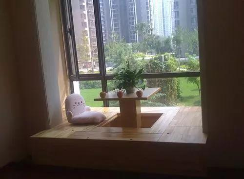 不要再浪费家里的阳台了,做个榻榻米,简直就是多功能的时尚美家