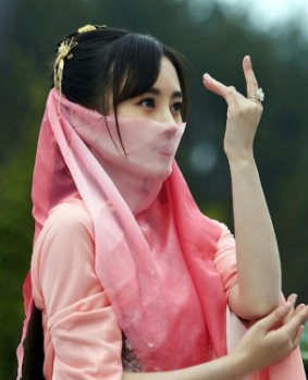 心理:哪个蒙面女人最好看?测你身边谁会宠你一辈子