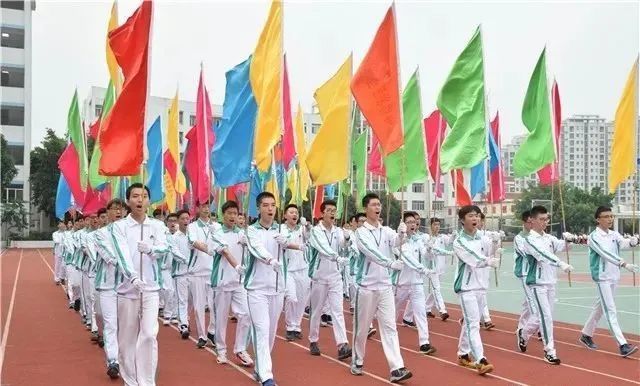 广东各地中学校服大赏,这些学校的好看到爆!