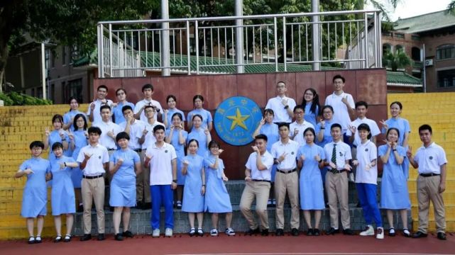 广东各地中学校服大赏,这些学校的好看到爆!