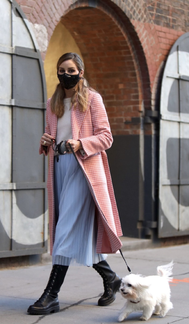 身材超美!奥利维亚·巴勒莫(oliviapalermo)纽约外出新街拍