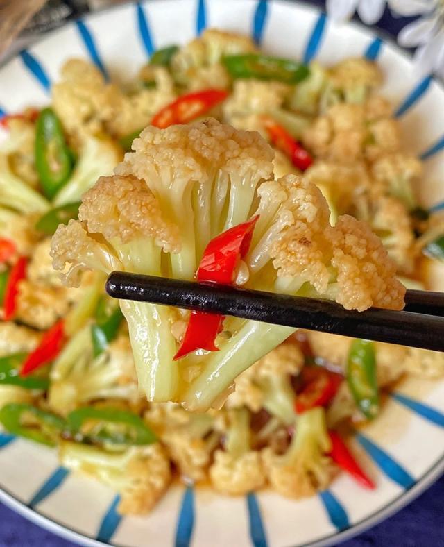 菜花,辣椒,蒜蓉准备材料