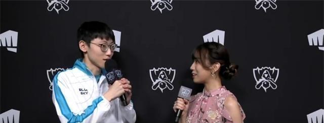又一位小姐姐应援牛古力却只发了个背影看完正面照之后秒懂