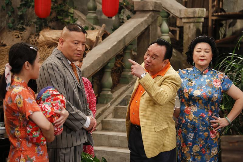 剧中近30名演员共同出演,同贺"72家大院"双喜临门,寓意着《72家房客》