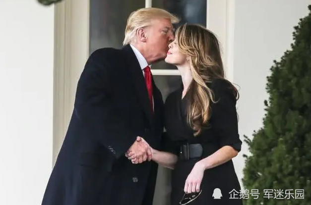 特朗普最美女助理回归，瞌睡乔眼里妒火直冒