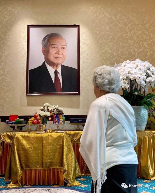 柬埔寨各界纪念国父西哈努克逝世八周年