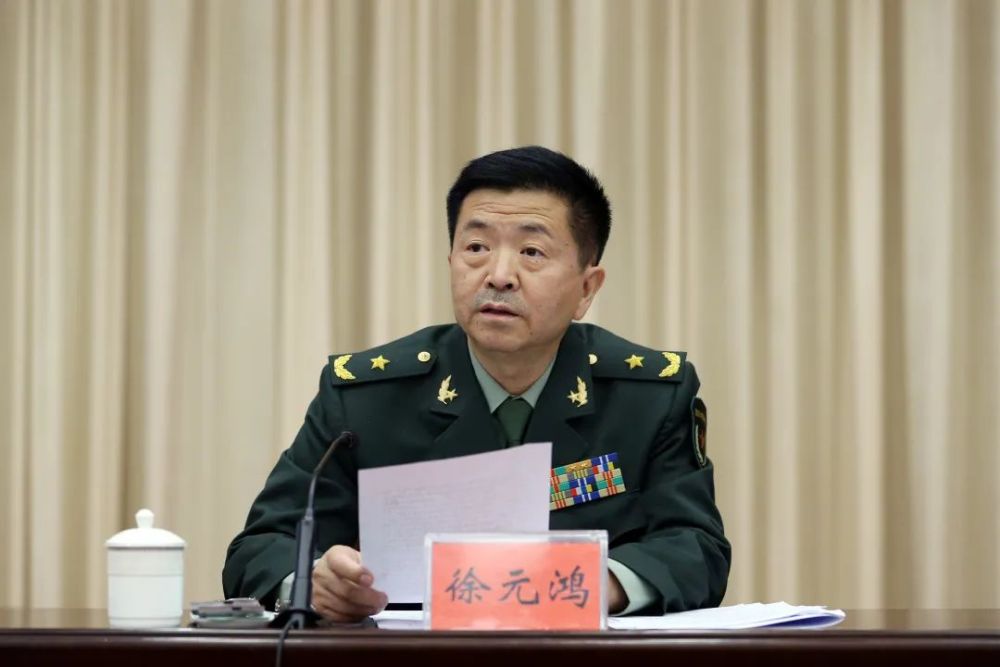 首先,战略支援部队信息工程大学徐万胜教授围绕"百年未有之大变