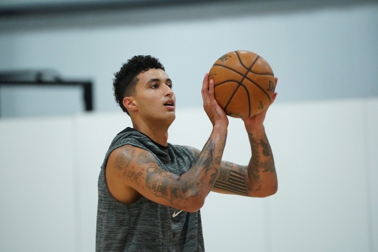 库兹马月初与湖人会面 随后认为自己将不得不去争夺球场上的机会