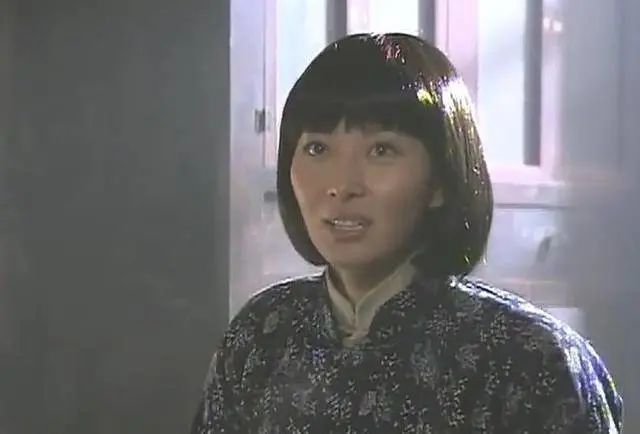 亮剑老版秀芹是真嫂子新版带着妩媚