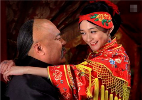 袁世凯去世13年,六姨太怀孕,孩子是袁家的,她却不敢生下