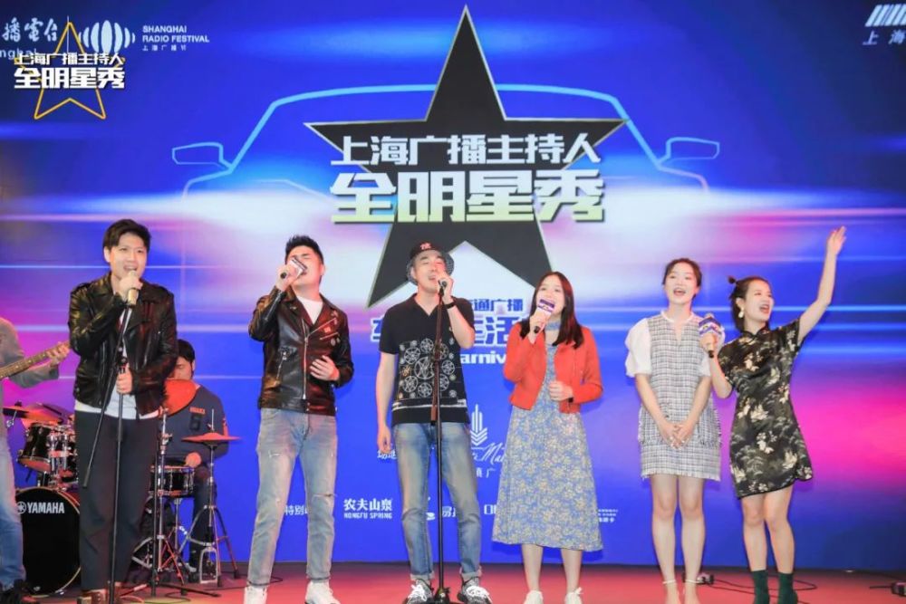 7的主持人一雯邀请到知名上海童谣唱作人王渊超同台,唱响原创沪语童谣