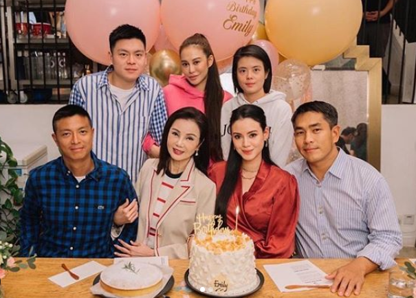 大女儿林恬儿,二女儿林心儿,二儿子林孝能,三女儿林爱儿,林恬儿老公