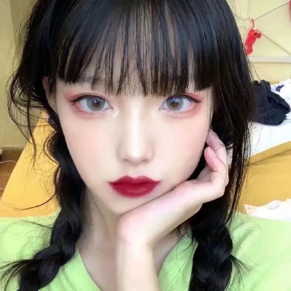 头像‖看起来"姐很高贵,你不配"的冷艳女生头像
