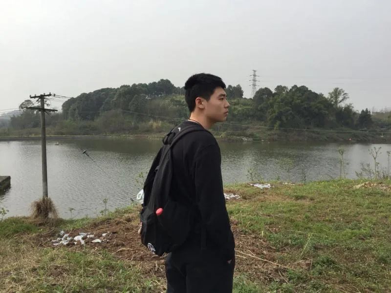 “玫瑰少年”之死：自杀前称自己已经社会性死亡