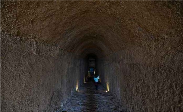 塔影幽深，梦中的棺材之谜