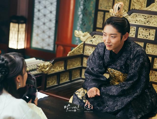 李准基曾经出演多套古装剧,例如2016年的《步步惊心丽》