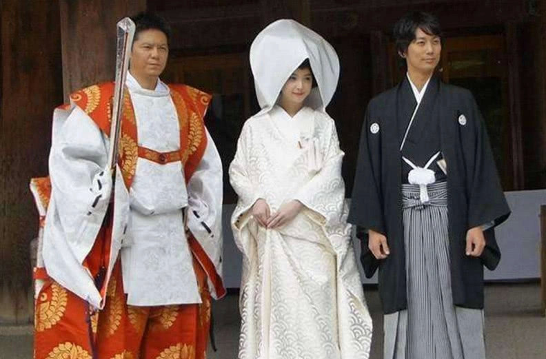 看到日本的结婚礼服,竟是中国的"丧服",游客:这"抄错"了吧